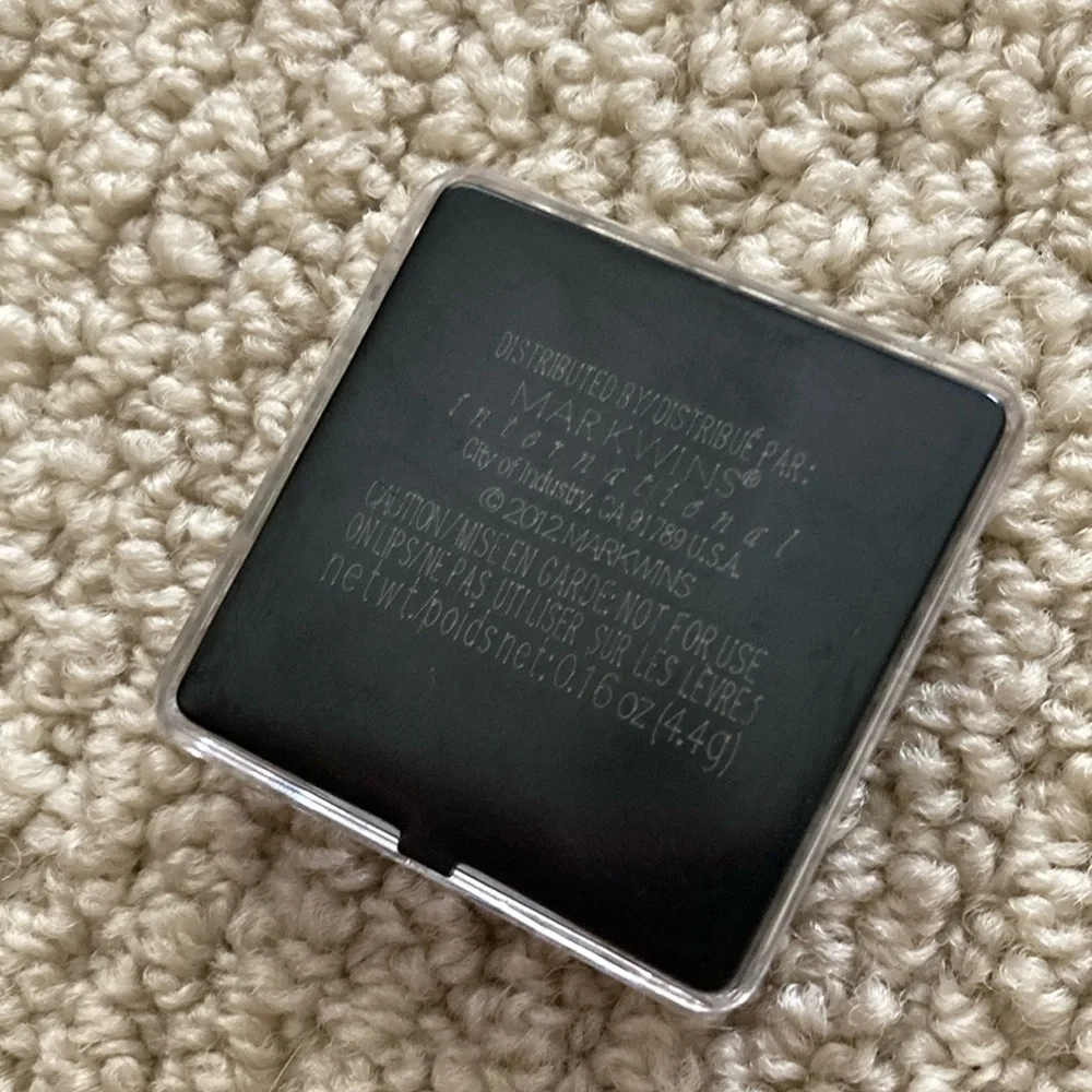 The Color Institute Pressed Powder Eyeshadow Like New Purple Cream Gradient